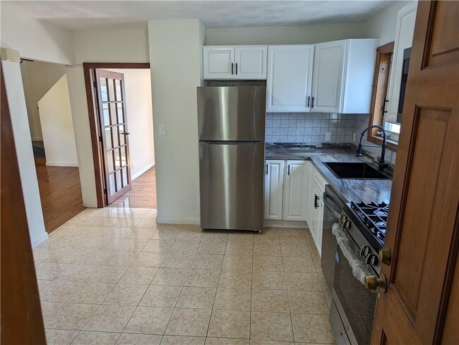 Building Photo - 61 Utton Ave