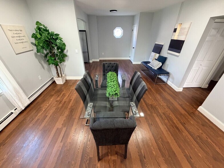 Building Photo - 8 Joan Terrace