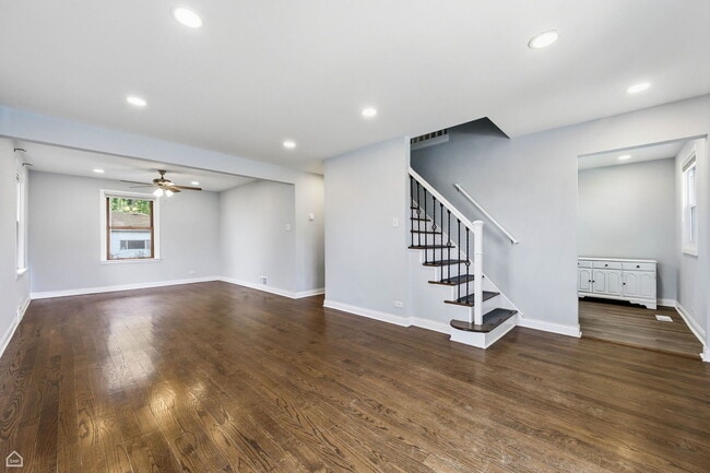 Building Photo - 805 Norfolk Ave