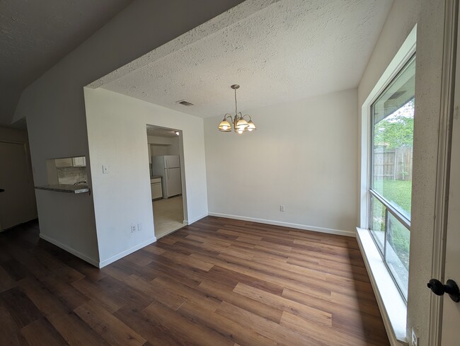 Building Photo - 16311 Thistleglen Drive