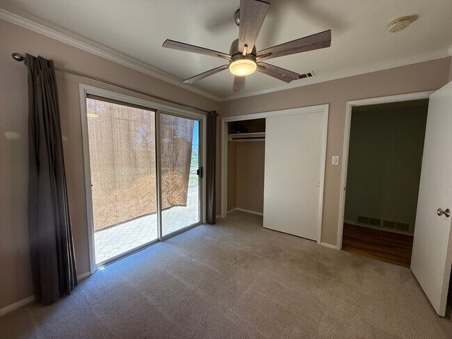 Building Photo - Large Ranch-Style Home in Vista
