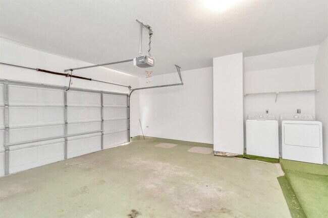Building Photo - 9800 Pagewood Ln