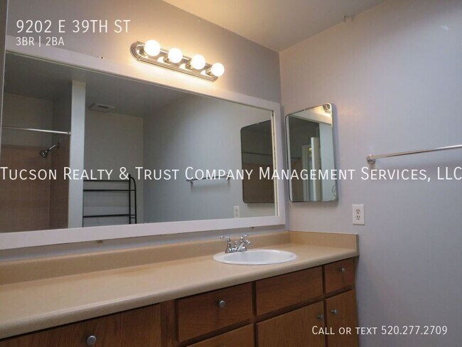 Building Photo - 9202 E 39th St