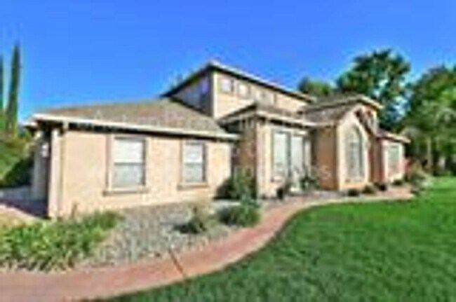 Building Photo - Granite Bay Beauty - 5 Bed, 3.5 Bath Home - Large Pool - Two Story - Lawn & Pool Service Included!