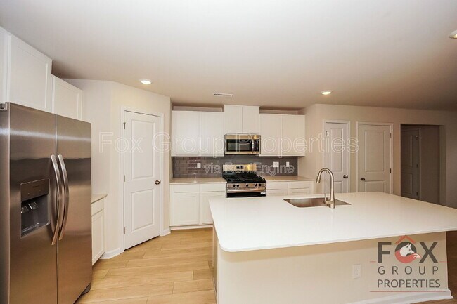 Building Photo - 143 Arden Ct