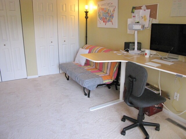 Building Photo - 2BR/1.5BA Townhouse *Near Parkers Lake!* - Plymouth- Available Sept 1!