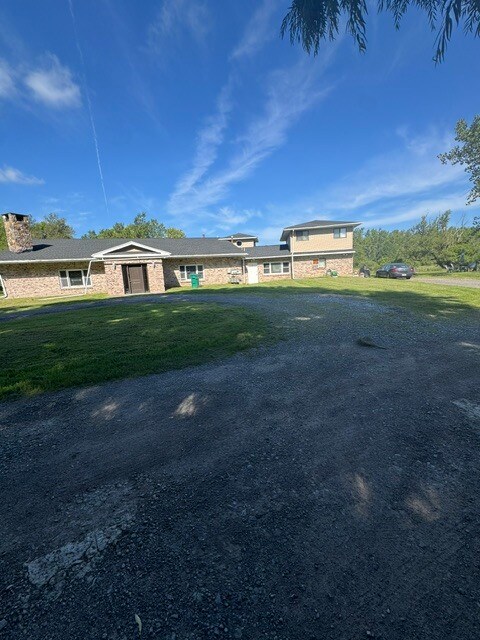 Building Photo - 270 Stone Rd
