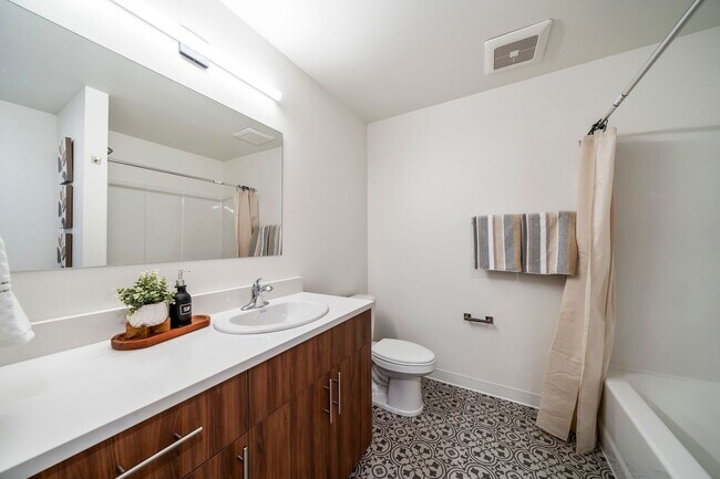 Building Photo - Spring Into Savings: $500 Rent Credit & $5...