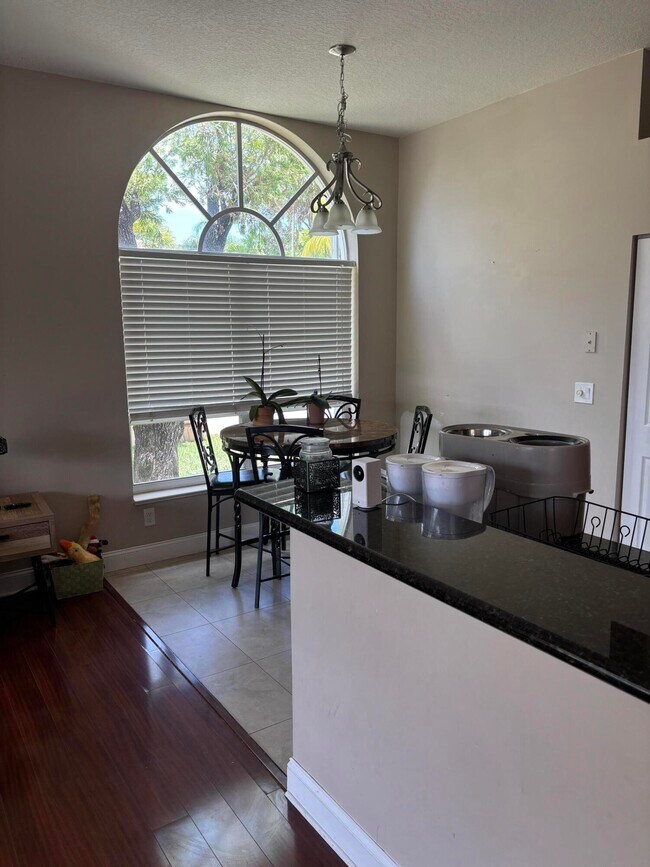 Building Photo - 9308 Lake Serena Dr