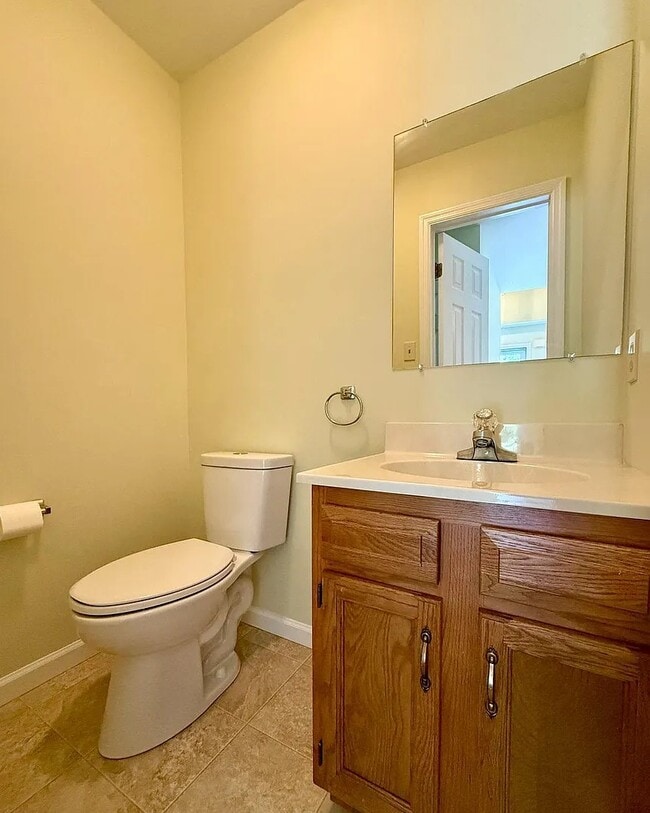 Building Photo - 2814 Kingston Dr