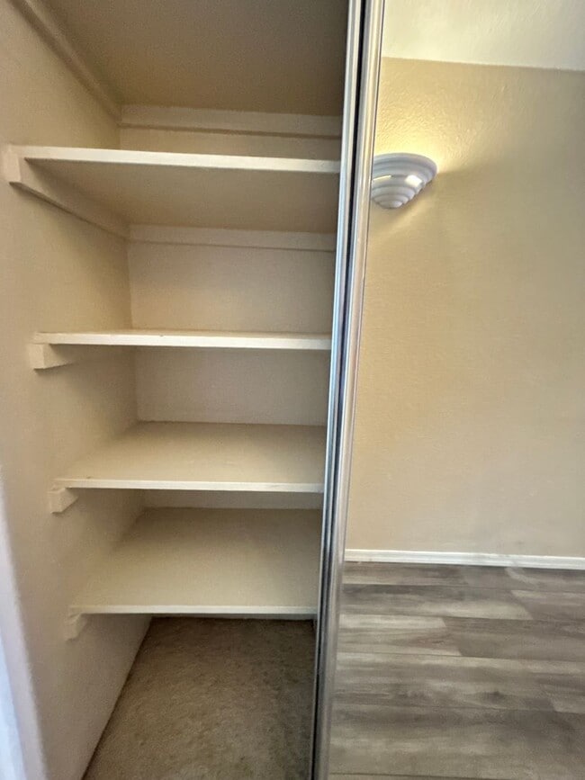 Building Photo - BEAUTIFUL CONDOMINIUM IN GATED COMMUNITY