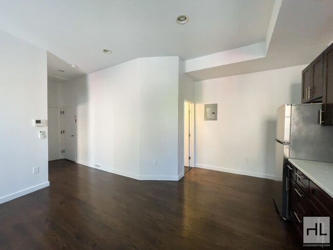 Building Photo - Fort Greene / Amazing and Spacious 3-Bed 2...