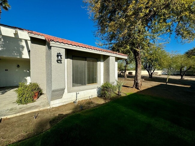 Building Photo - AVAILABLE NOW!! 1 Bed / 1 Bath Condo in Palm Lake in Palm Desert!
