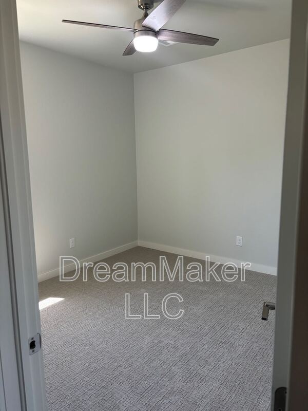 Building Photo - 1016 Varenna Ln