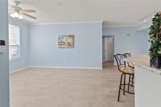 Building Photo - 5560 Rosehill Rd