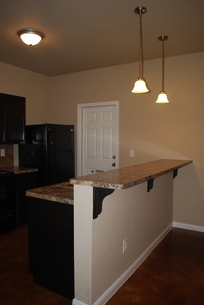 Building Photo - 1512 Dakota Ter