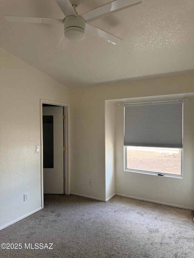 Building Photo - 8041 S High Canyon Dr