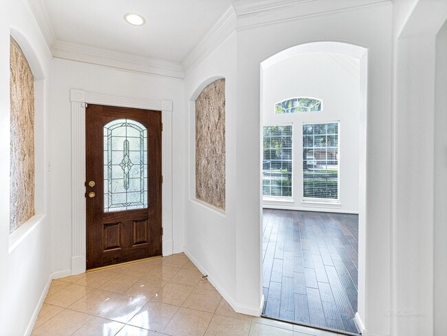 Building Photo - 5407 Lake Pl Dr