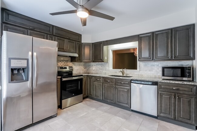 Building Photo - 6413 Andsley Dr