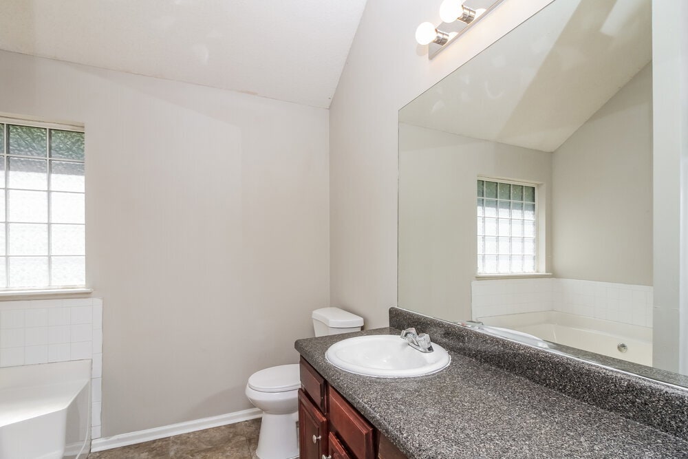 Building Photo - 465 Marriott Dr