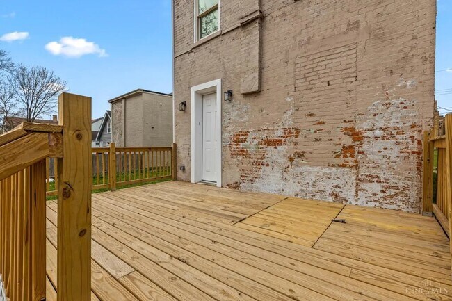 Building Photo - 4140 Kirby Ave
