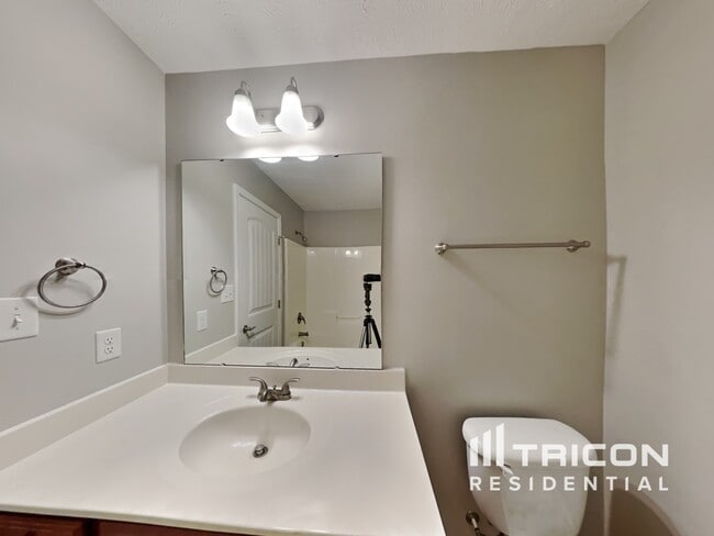 Building Photo - 15 Mossburg Ct