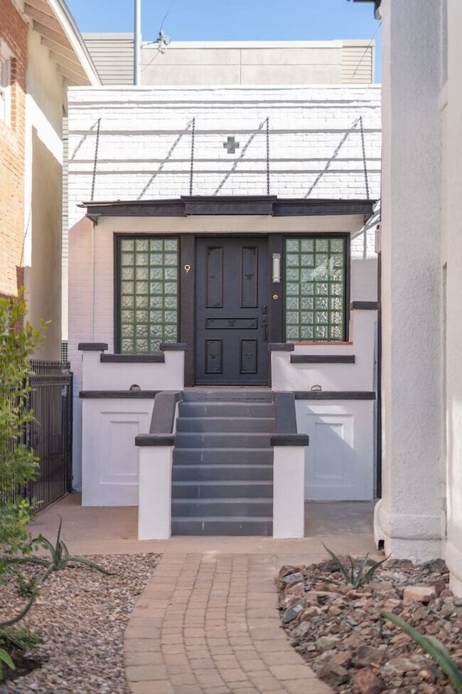 Building Photo - 839 N 2nd Ave