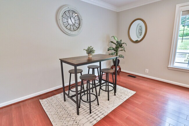 Building Photo - 9633 Cinnamon Creek Dr