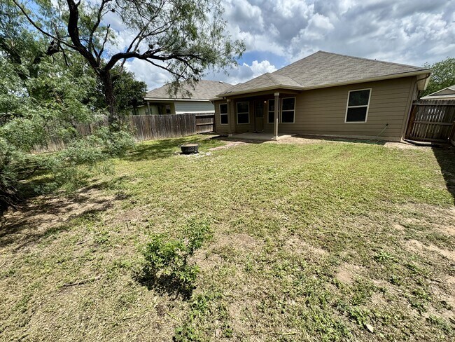 Building Photo - 5539 Pearl Valley