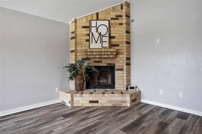Building Photo - 4640 Orange Cir S