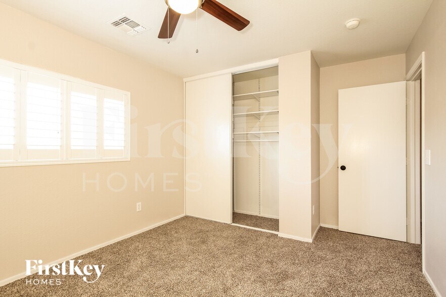 Building Photo - 2127 S Luther