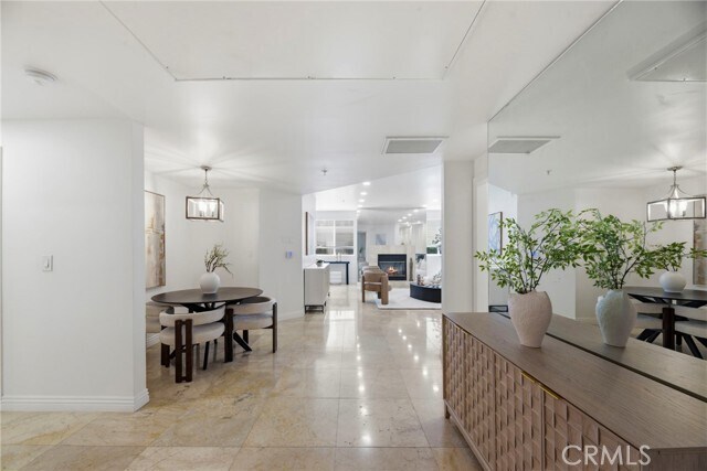 Building Photo - 120 Crescent Dr