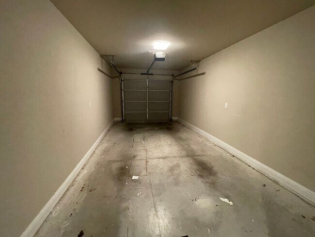 Building Photo - 8113-8115 Tanner