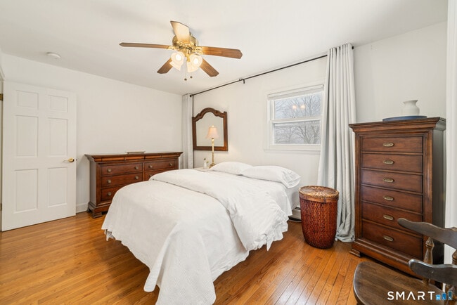 Building Photo - 16 Cushing Dr