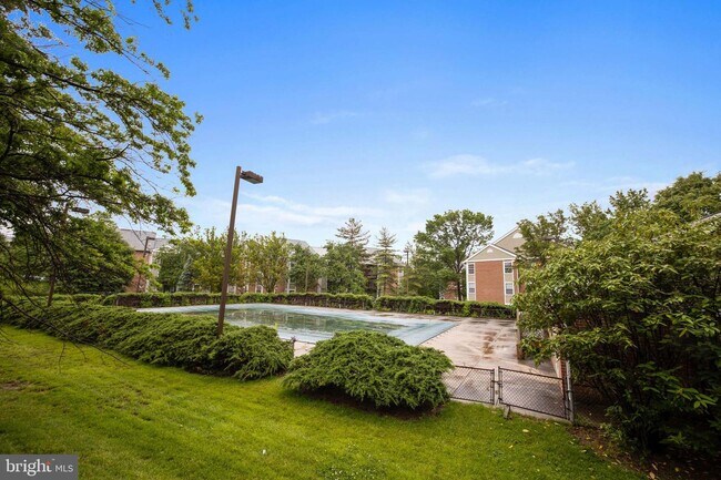 Building Photo - 209 Water Fountain Ct