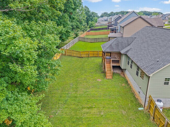 Building Photo - 125 Sycamore Hill Dr