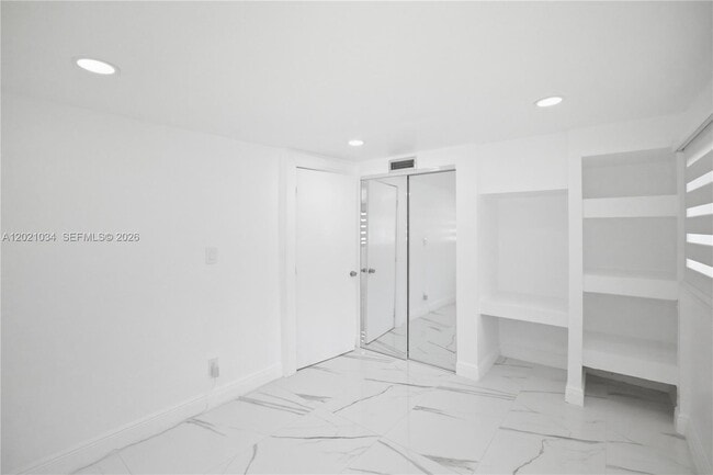 Building Photo - 7051 SW 29th St