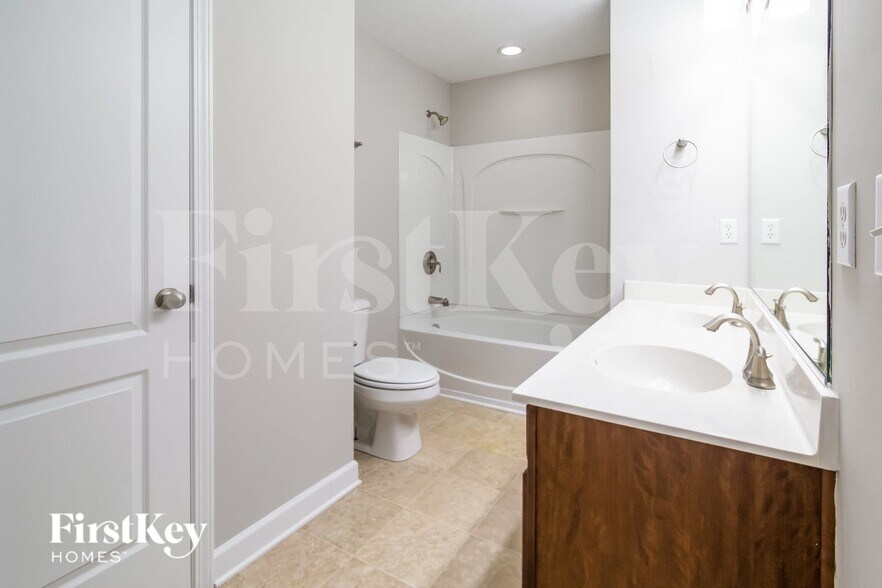 Building Photo - 254 Killarney Trail