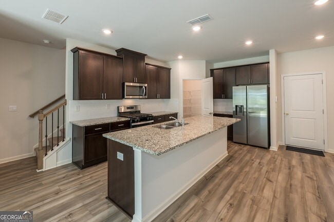 Building Photo - 1585 Villageside Ct