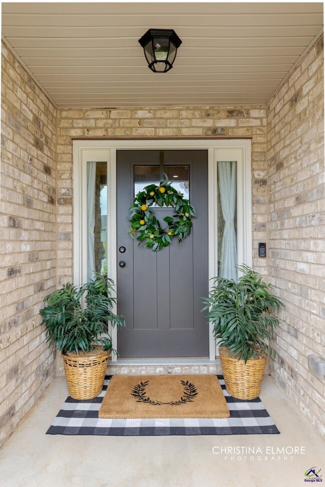 Building Photo - 214 Creek Ridge Dr