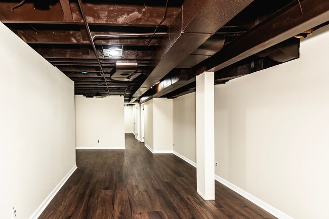 Building Photo - 6209 Loran Ave