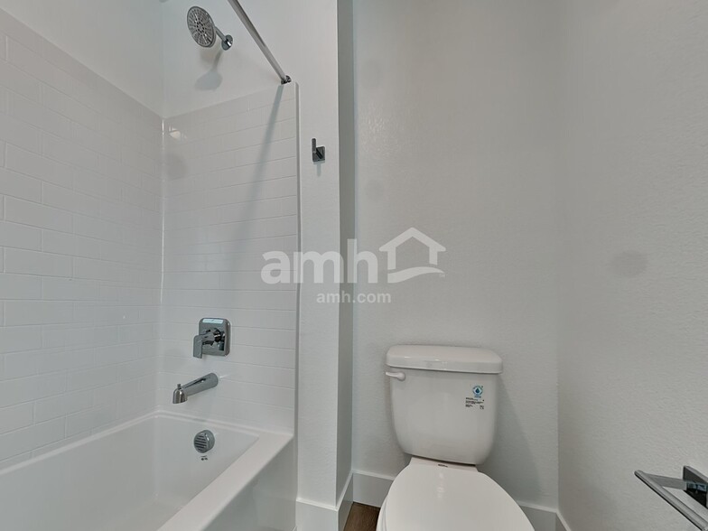 Building Photo - 9248 River Owl Ct