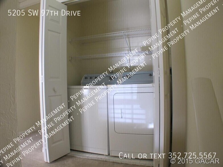 Building Photo - 5205 SW 97th Dr