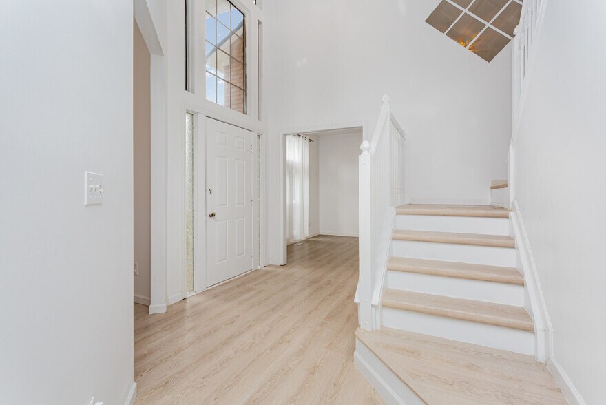 Building Photo - 662 Cherry Hill Dr