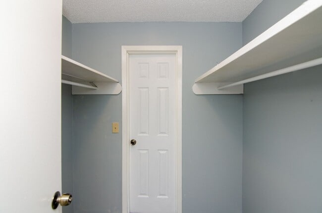 Building Photo - 1041 Harold Dr