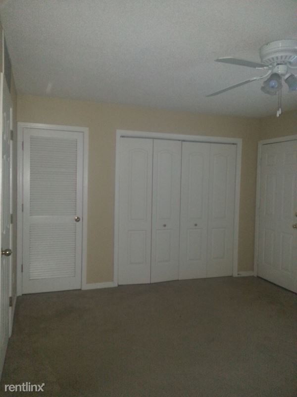 Building Photo - 3 br, 2 bath Townhome - 2396 Tina Dr