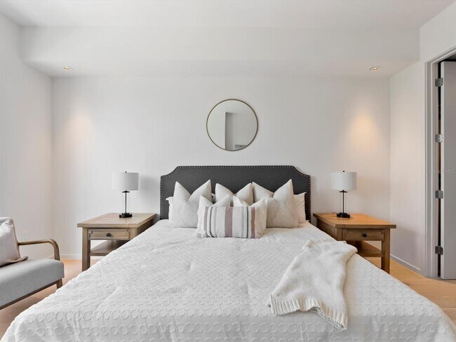 Building Photo - 1020 Sunset Point Rd