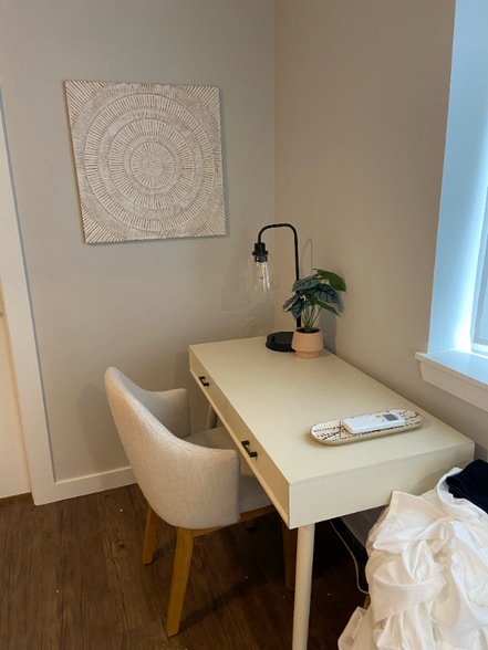 Building Photo - 200 Hickory St