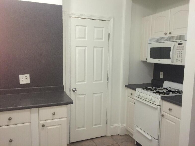 Building Photo - 39 Hemenway St