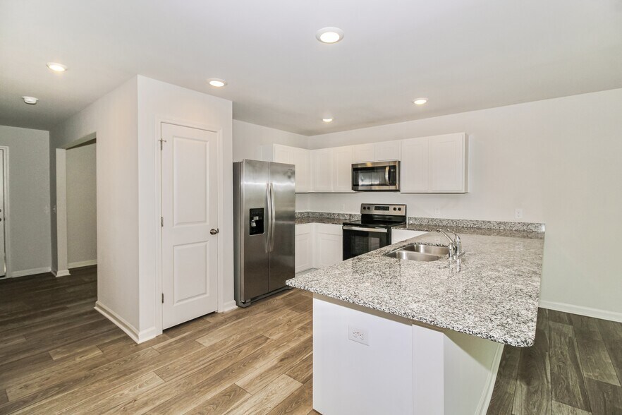 Building Photo - 2517 Upland Cir